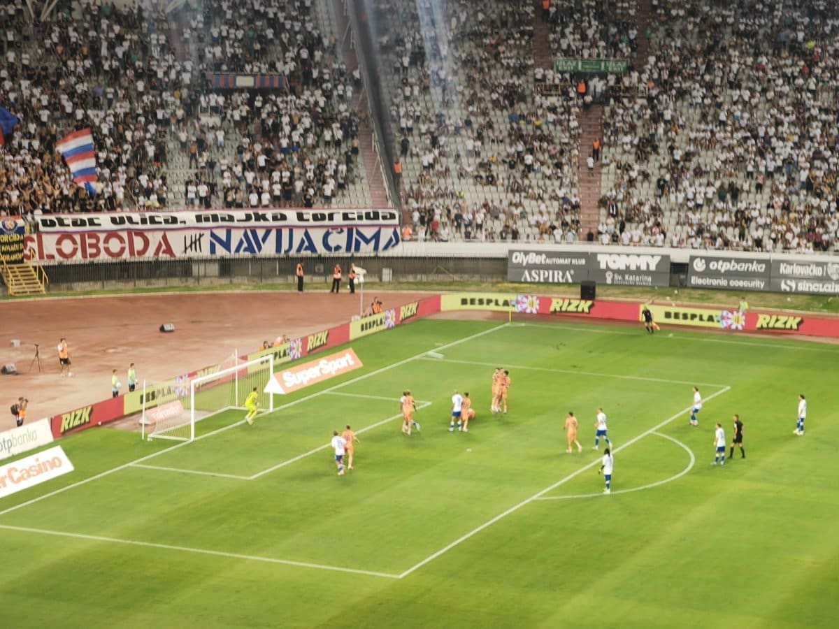 HAJDUK – OSIJEK 0-0: Miruju mreže na poluvremenu u kojem su opravdano izviždani Nejašmić i sudac Zebec