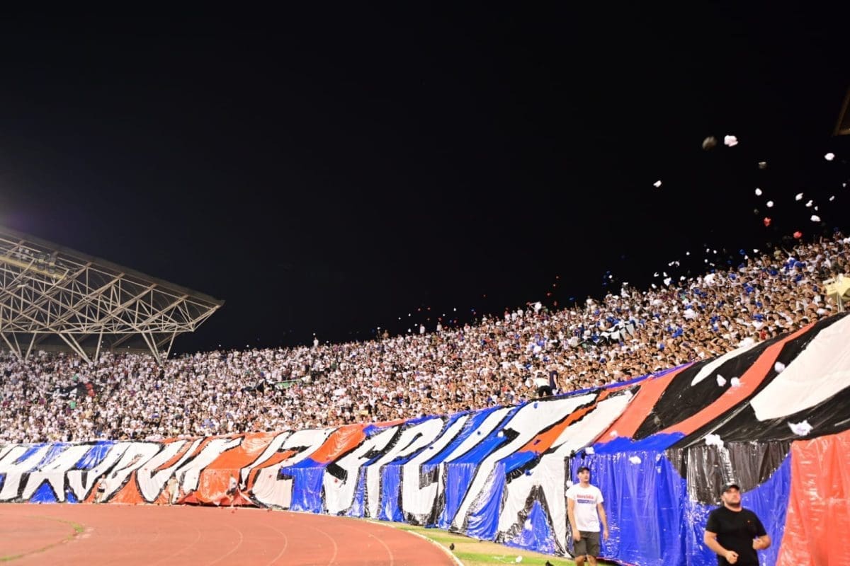 Uzburkalo se među navijačima: "Zadnji neka ugasi svijeću. Što nam radite od kluba? Sramite se!"