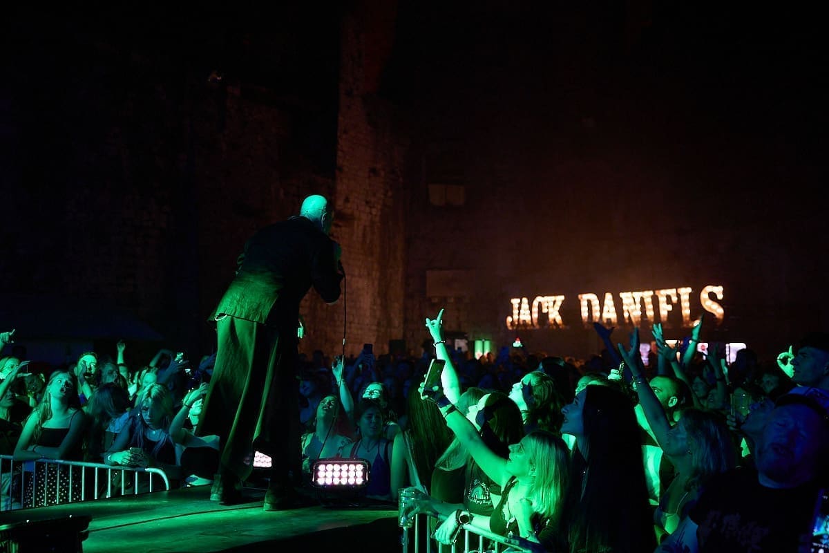 (FOTO) Spektakularan početak festivala Kula Kula: Keni nije mrtav, Buč Kesidi i Urban&4 oduševili publiku"