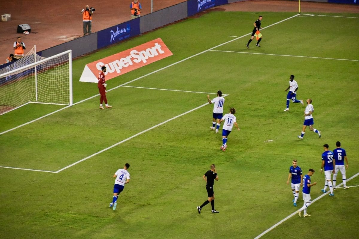 Hajduk – Slaven Belupo 2-1: Uzbudljivo prvo poluvrijeme, Hajduk poveo preko jedanaesterca Livaje, Bamba neobranjivo povisio na 2:0, Šakota smanjio u nadoknadi