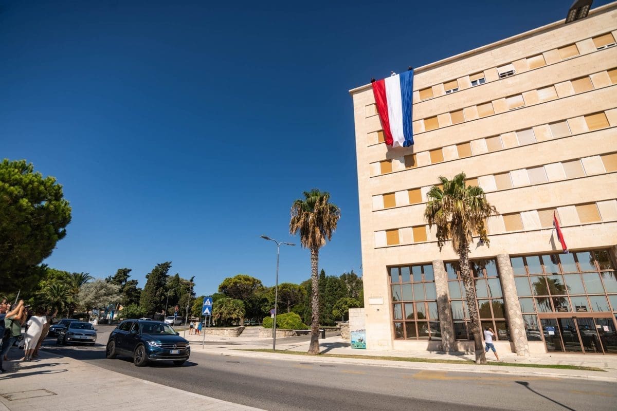 Sve više zemalja ukida državne praznike: Treba li i Hrvatska učiniti isto?