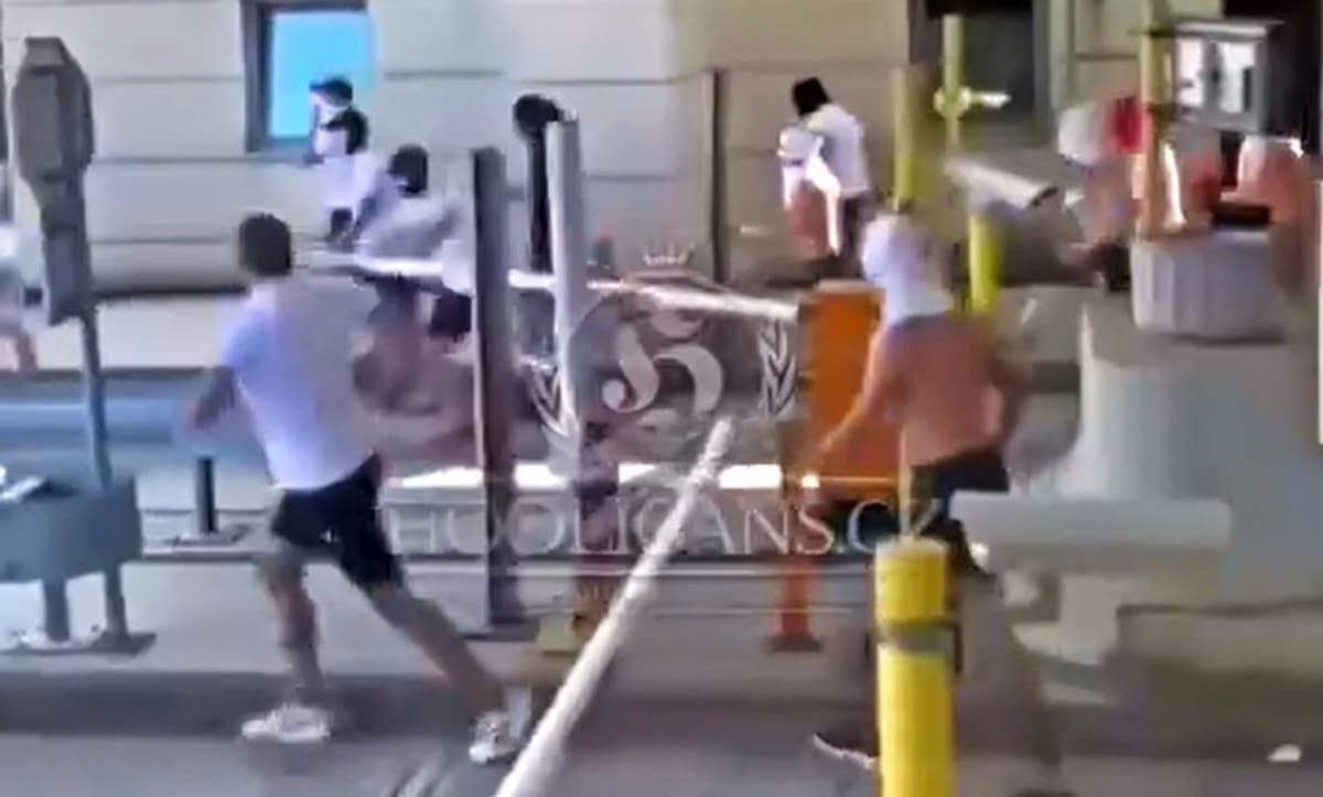 Detalji sukoba Torcide i Armade: Tuklo se 300 navijača iz Splita, priveden dio ekipe