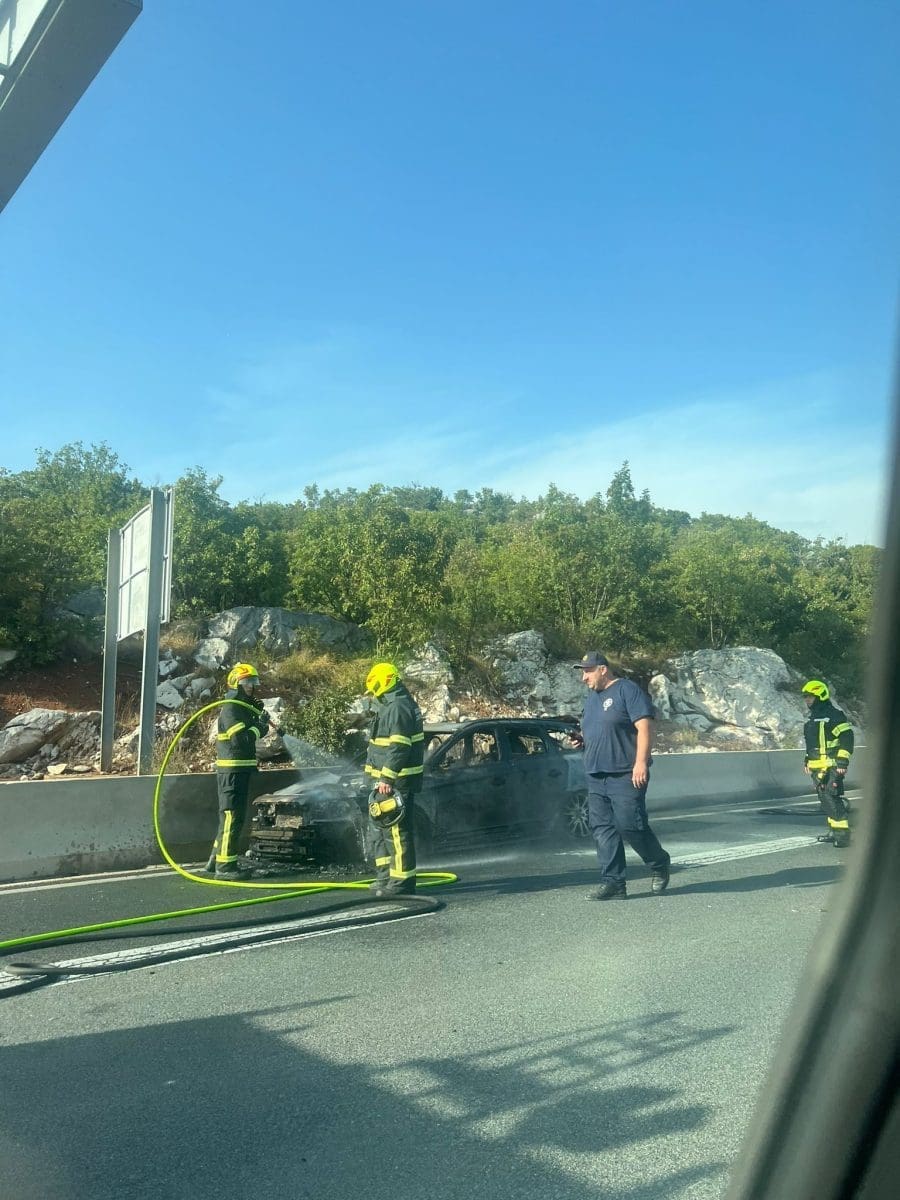 zapaljeno vozilo brza cesta 1 