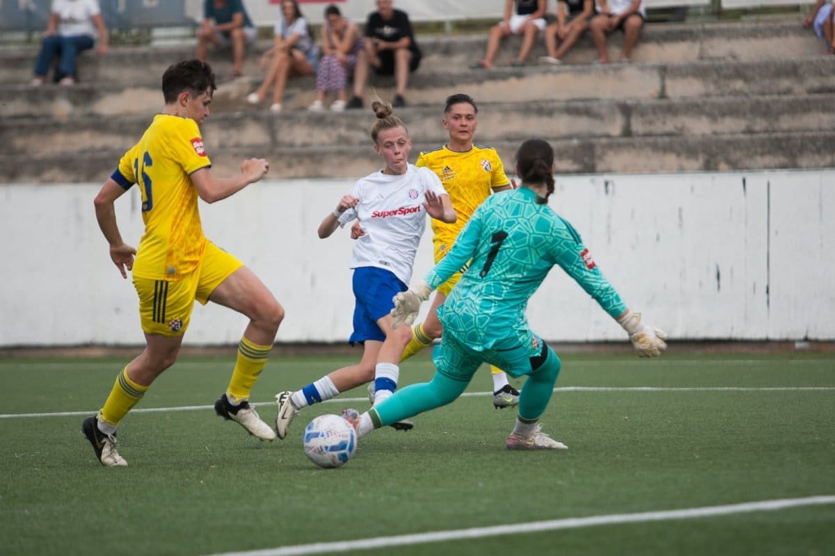 ŽNK HAJDUK - ŽNK DINAMO 3-1: Bijele preokretom slavile u derbiju na Poljudu