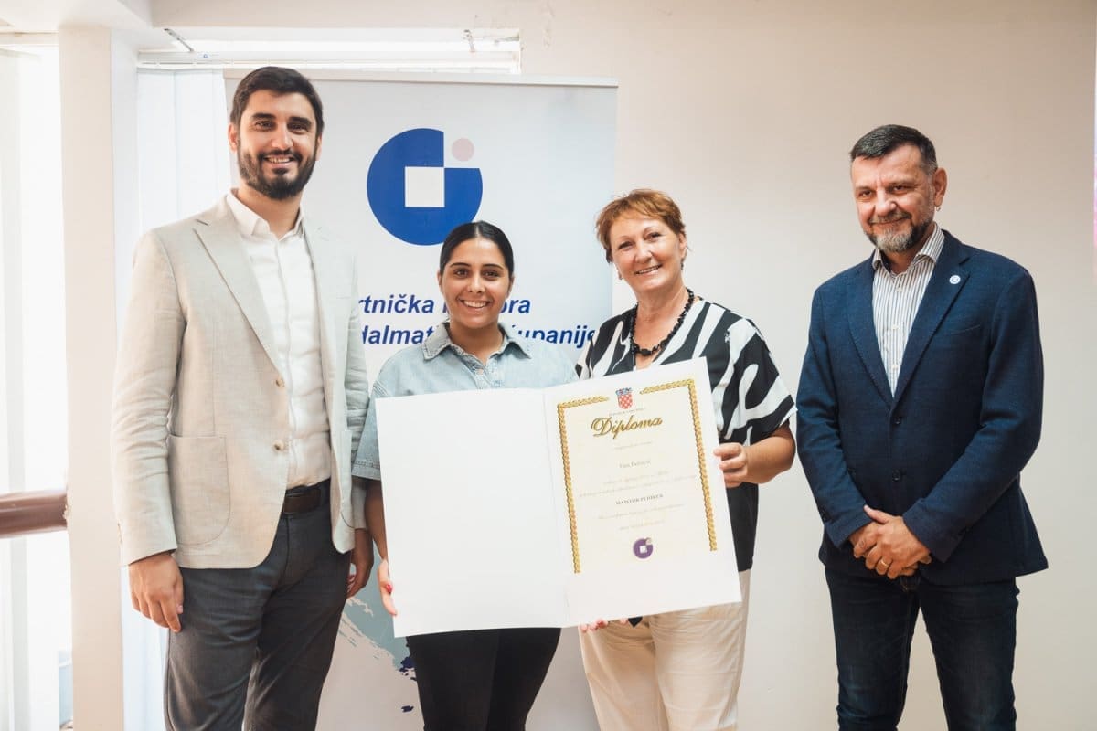 FOTOGALERIJA Velika svečanost i ponos u Obrtničkoj komori. Obrtnicima i poduzetnicima uručene vrijedne diplome: "Sve nam mogu uzeti, ali znanje ne mogu"