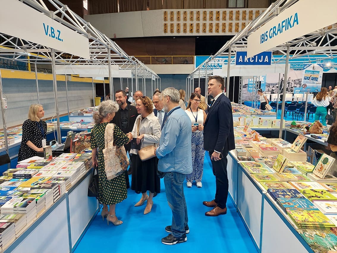 OTVOREN 7. MEDITERANSKI FESTIVAL KNJIGE Do nedjelje imate priliku kupiti knjige po povoljnim cijenama