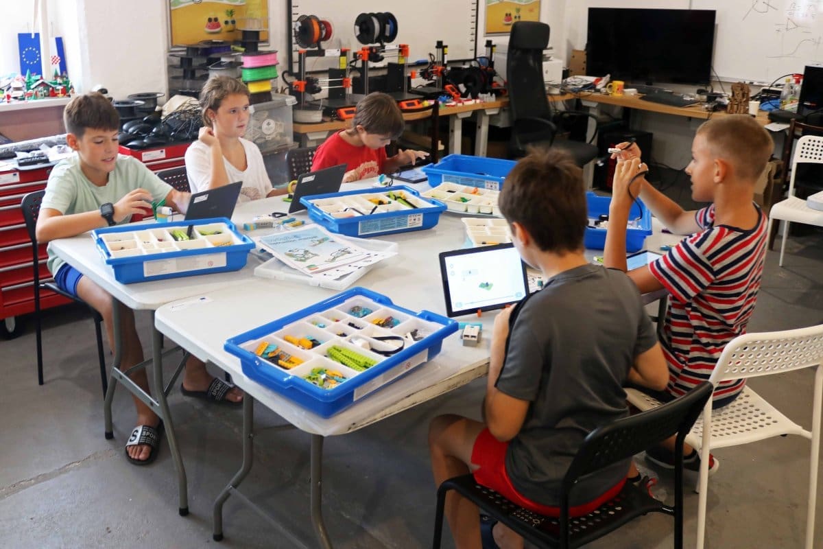 STEM ljeto u ZTK završilo radionicama WeDo robotike