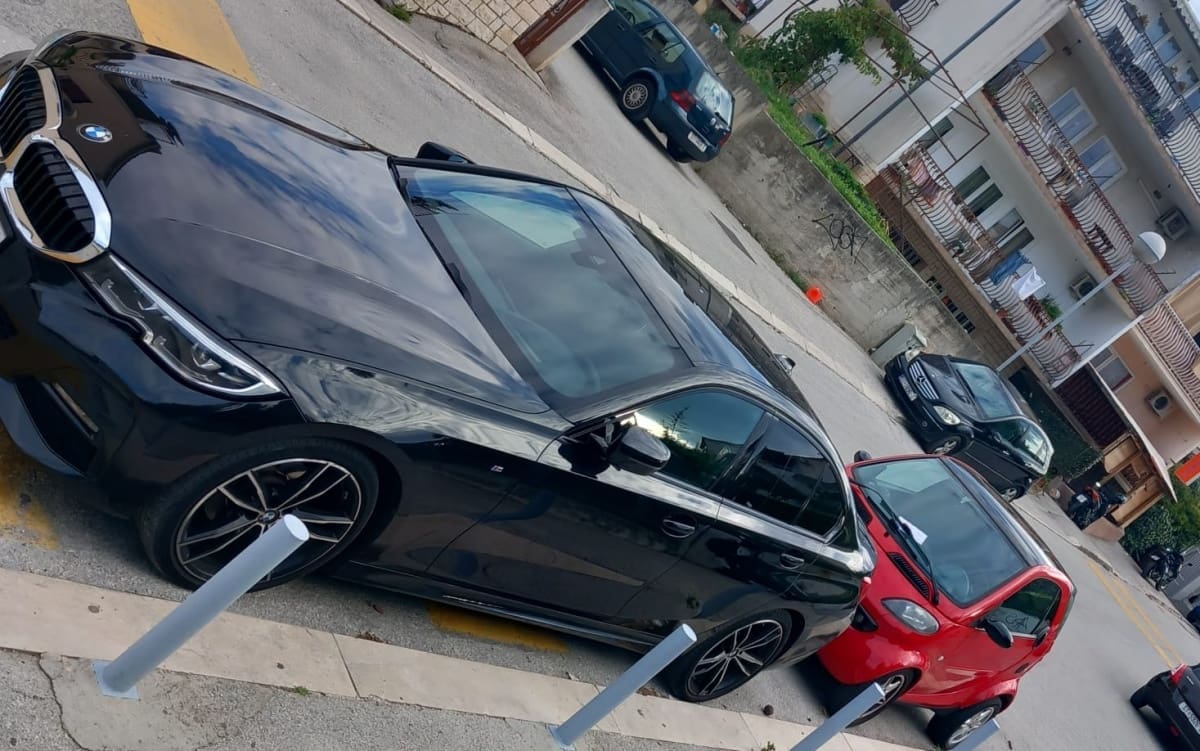 Roditelji bijesni: "Ovo je ulaz u centar Juraj Bonači, ometaju djelatnike i promet"