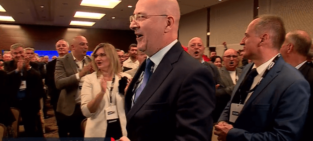 Nova stranka na političkoj sceni: Orile se Thompsonove pjesme, vijorila se zastava, rezale se iskaznice