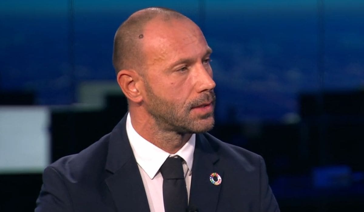 Tko je misteriozna plavuša koju viđaju u društvu našeg ministra?