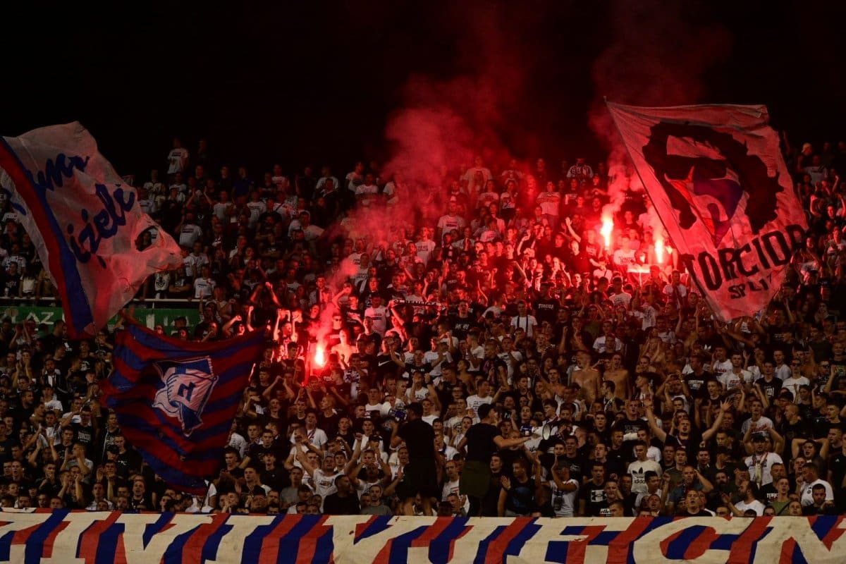 Ovaj put je samo Hajduk dobio kaznu disciplinskog sudca: Evo koliko moraju platiti zbog baklji i topovskih udara