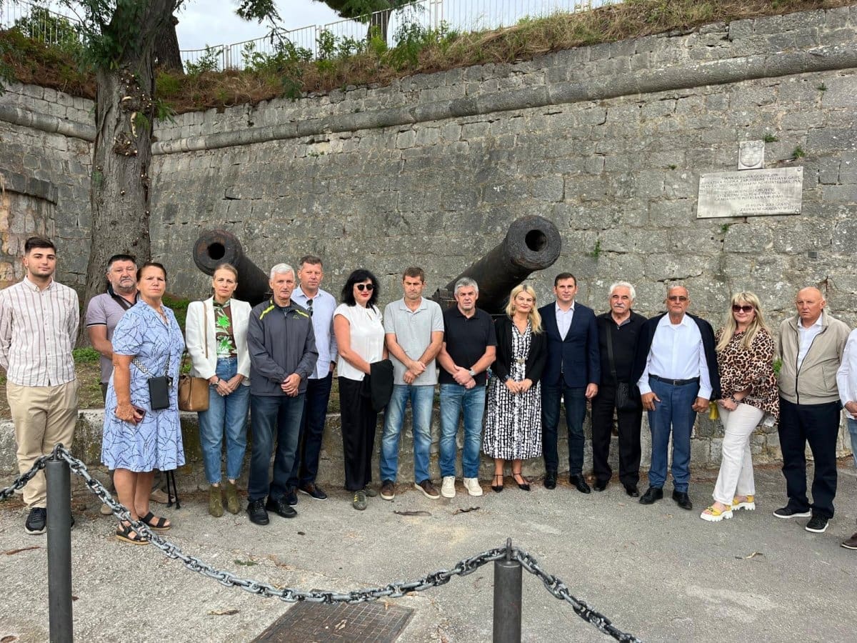 Splitski HDZ-ovci obilježili 33. obljetnicu zauzimanja prvog vojnog objekta od JNA na tvrđavi Gripe