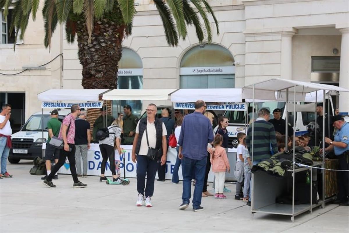 Sutra je Dan policije na Rivi, građani će mogli razgledati opremu i pričati s policajcima