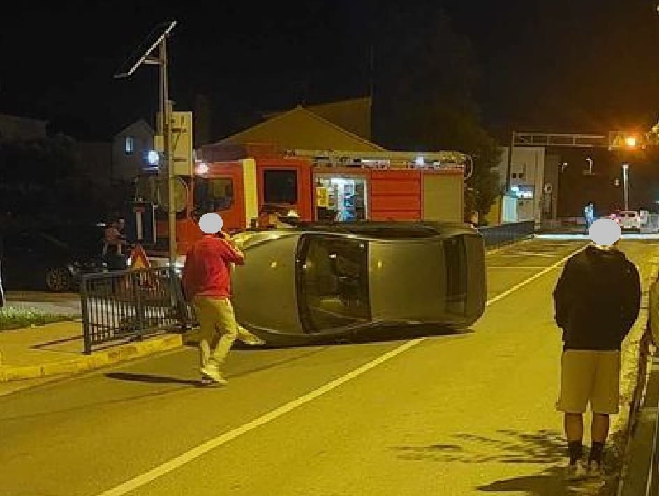Prometna nesreća u Solinu: Auto završio na boku