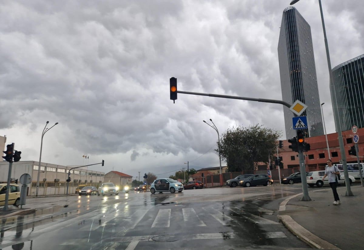 Ne radi semafor kod Jokera, nastao prometni kaos