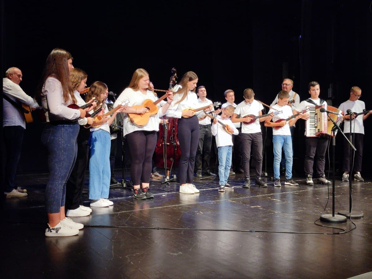 Održana Večer srpskog folklora u Splitu