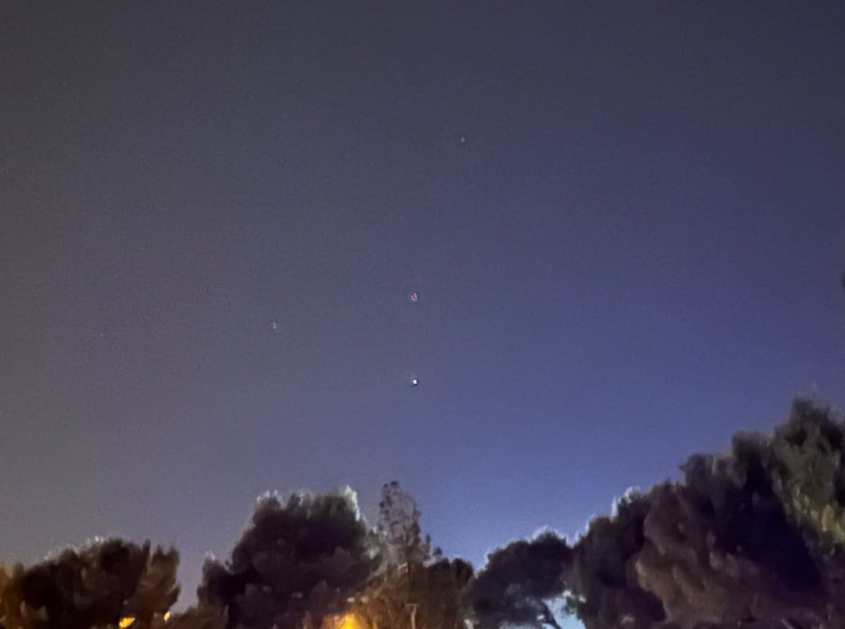 Opet čudna svjetlost iznad Splita: "Išli su svake dvije minute jedan za drugim..."