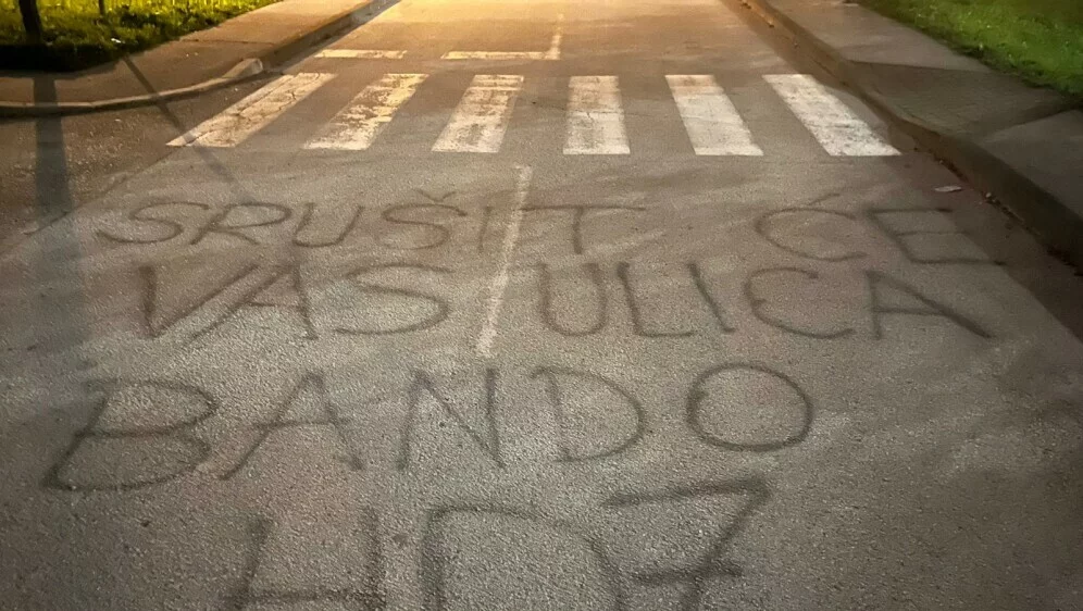 Ispred škole osvanula poruka Zrinki Mužinić Bikić? "Srušit će vas ulica, bando HDZ"