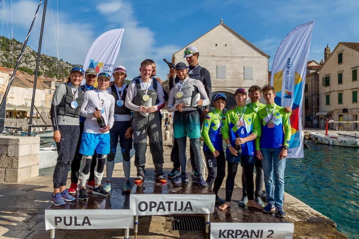 Spektakularni završetak prve regate CRO Youth U-23 Grand Prix u Hvaru: Mlade nade jedrenja oduševile