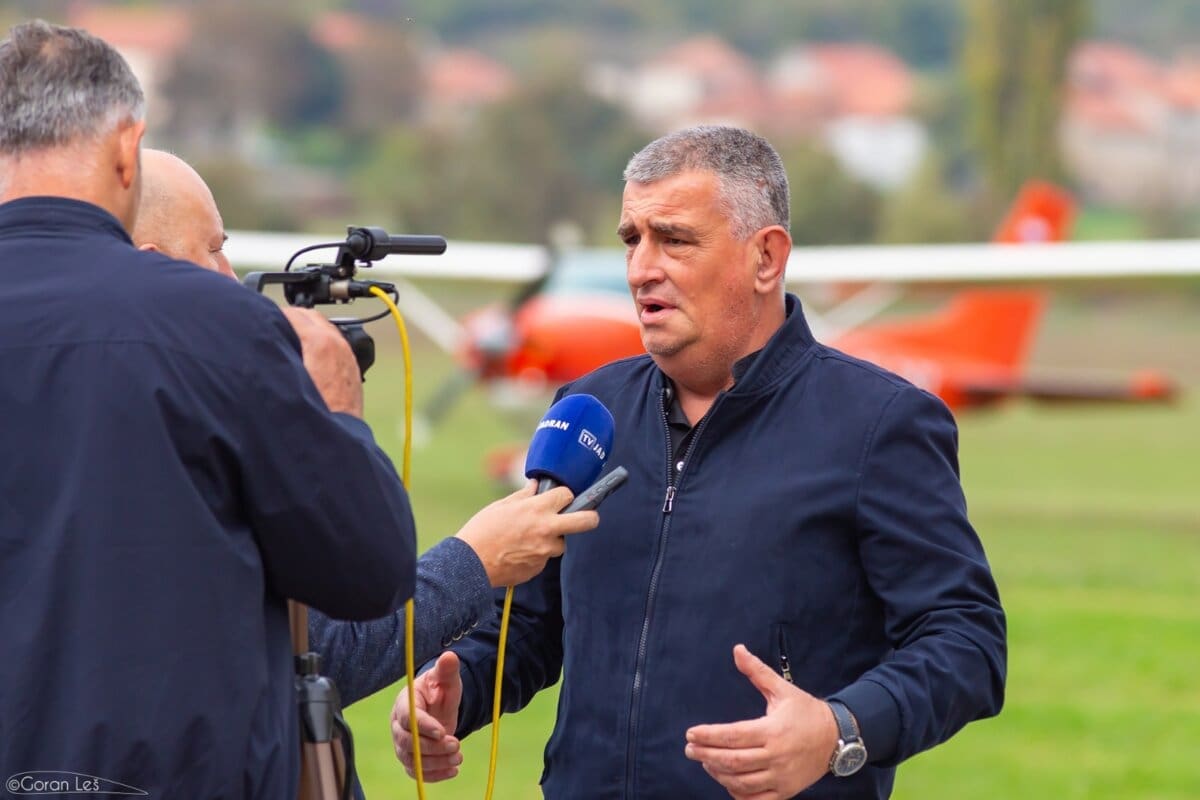 Miro Bulj: "Tajnim letovima vraćaju ilegalne migrante u Hrvatsku"