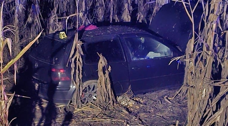 Trojica 19-godišnjaka i 21-godišnjak sletjeli autom u kukuruz