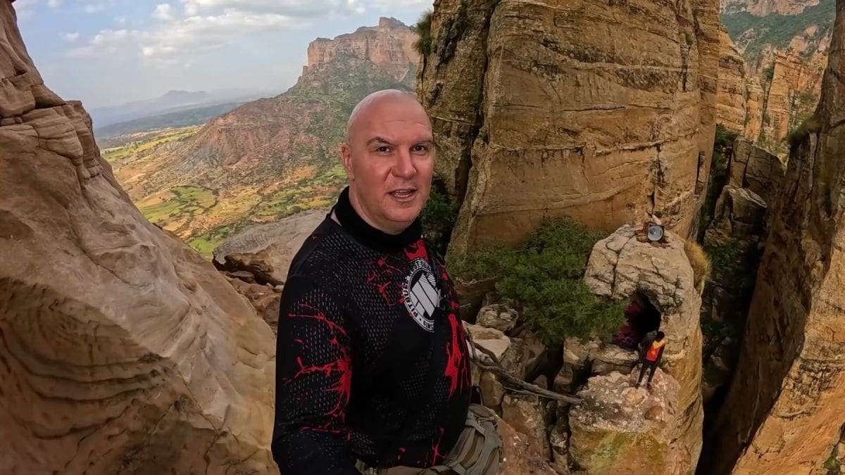 Putovanje 'Zemljom spaljenih lica': Jurica Galić Juka odvažio se na novu avanturu - vrtoglavi put do crkvice Abuna Yemata Guh