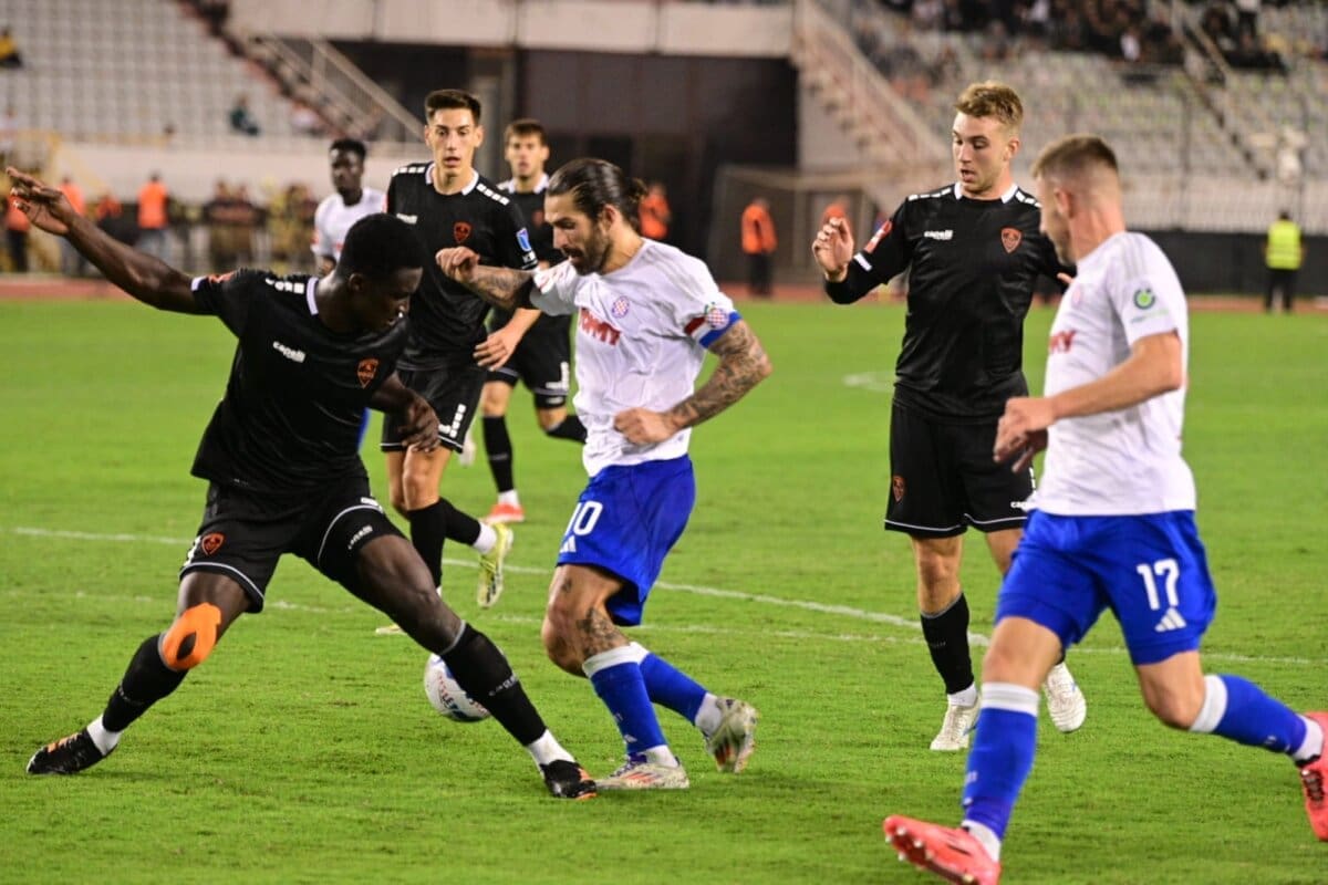 HAJDUK – ŠIBENIK 4-0: Bijeli pred raspjevanom Torcidom uknjižili nova tri boda i zasjeli na vrh prvenstvene ljestvice