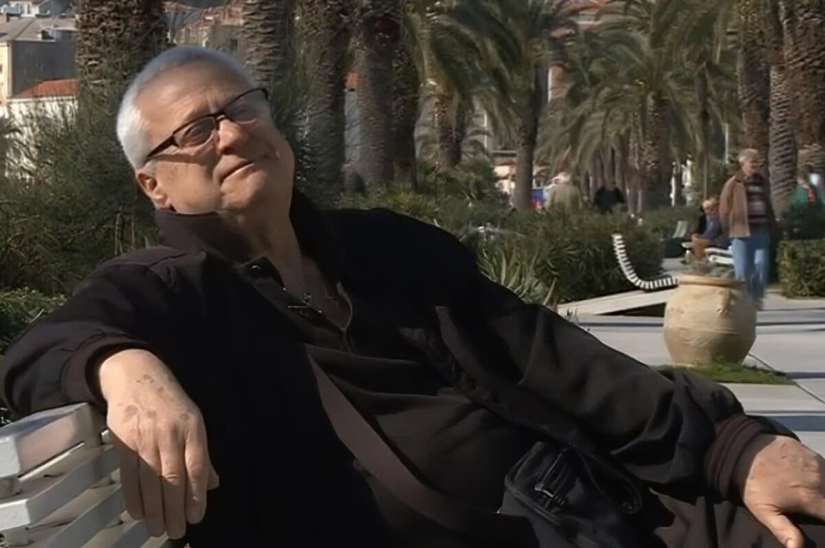 Nekad je bio velika zvijezda: Ubili su mu sina, a danas je prosjak koji skuplja boce kako bi preživio