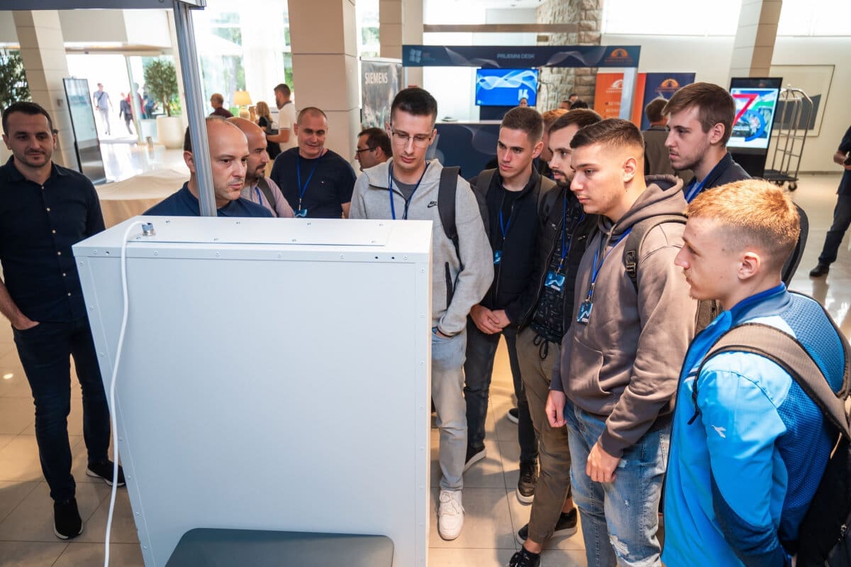 Posjet studenata elektrotehnike 16. Danima inženjera elektrotehnike: Inspiracija za buduće stručnjake
