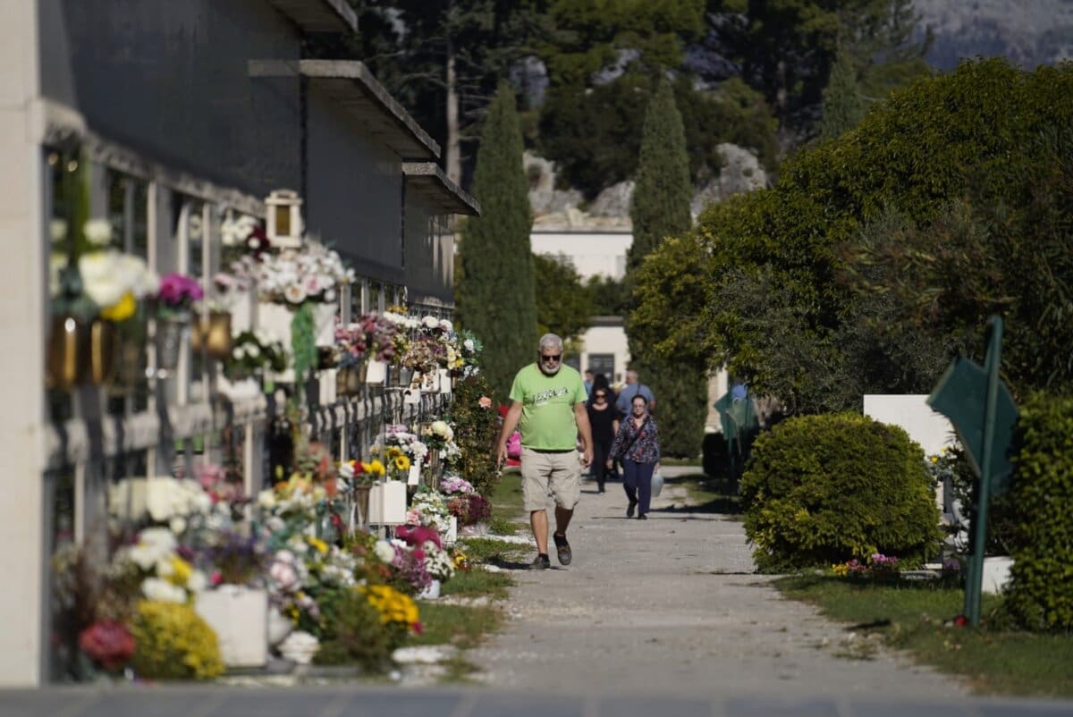 FOTOGALERIJA Ovako Lovrinac izgleda ususret blagdanu Svih svetih