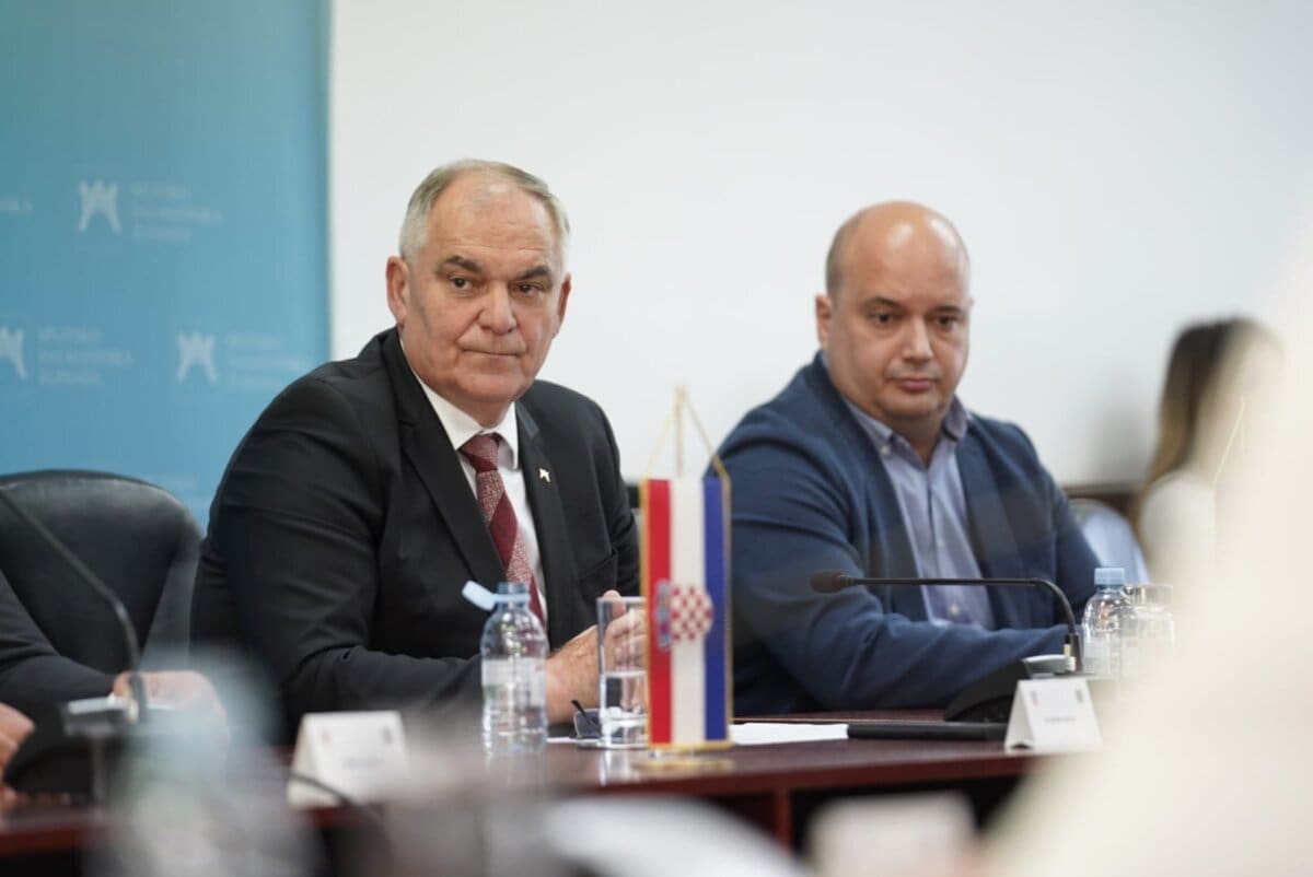 zupanija doniranje laptopa igor 17