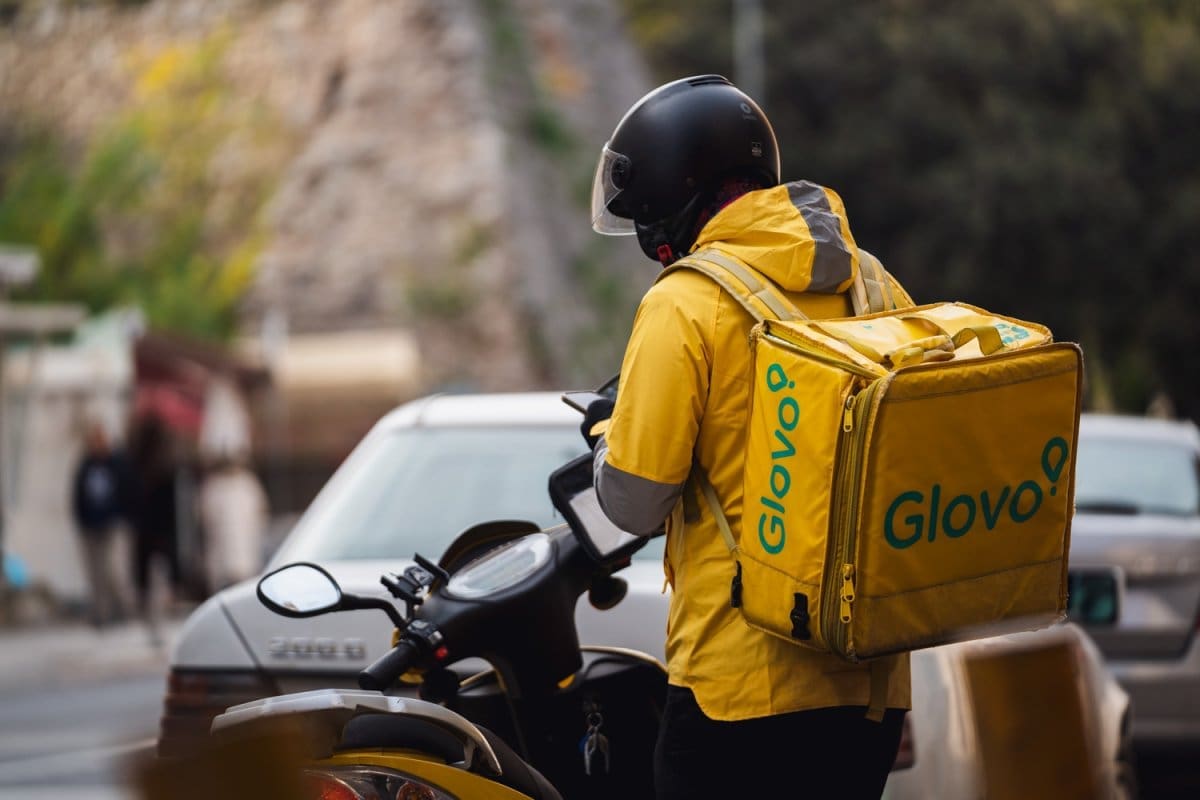 Maloljetnici napali dostavljača, ukrali mu skuter i hranu