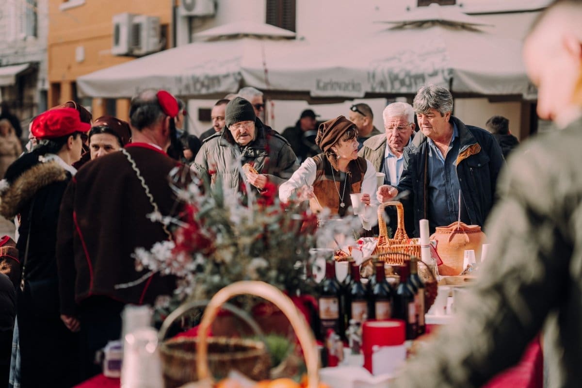 Sinj u blagdanskom ruhu. Advent uz glazbu, tradiciju i zajedništvo