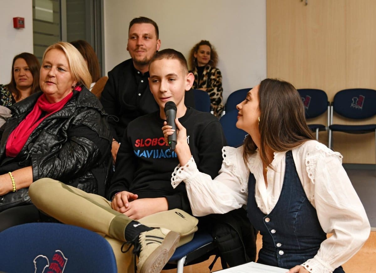 9b000ca2 039e 41f8 8f3e 3350024d1257