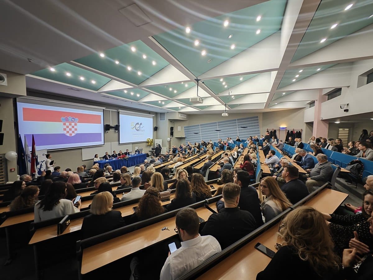 FOTOGALERIJA Ekonomski fakultet proslavio veliki jubilej - pola stoljeća postojanja!