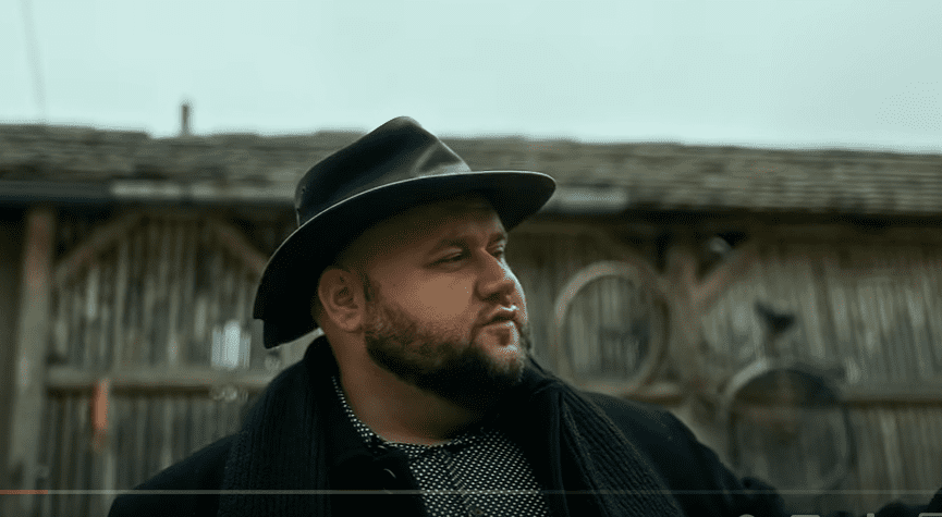 Poznati dalmatinski tenor ima novu pjesmu koja izaziva snažne emocije. Prigodna je za današnji praznik