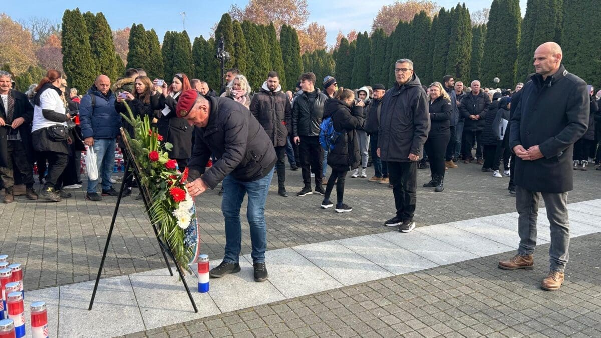 Miro Bulj u Vukovaru, posebnu počast odao Sinjanima Ivici Poljaku Sokolu i Andriji Alčiću