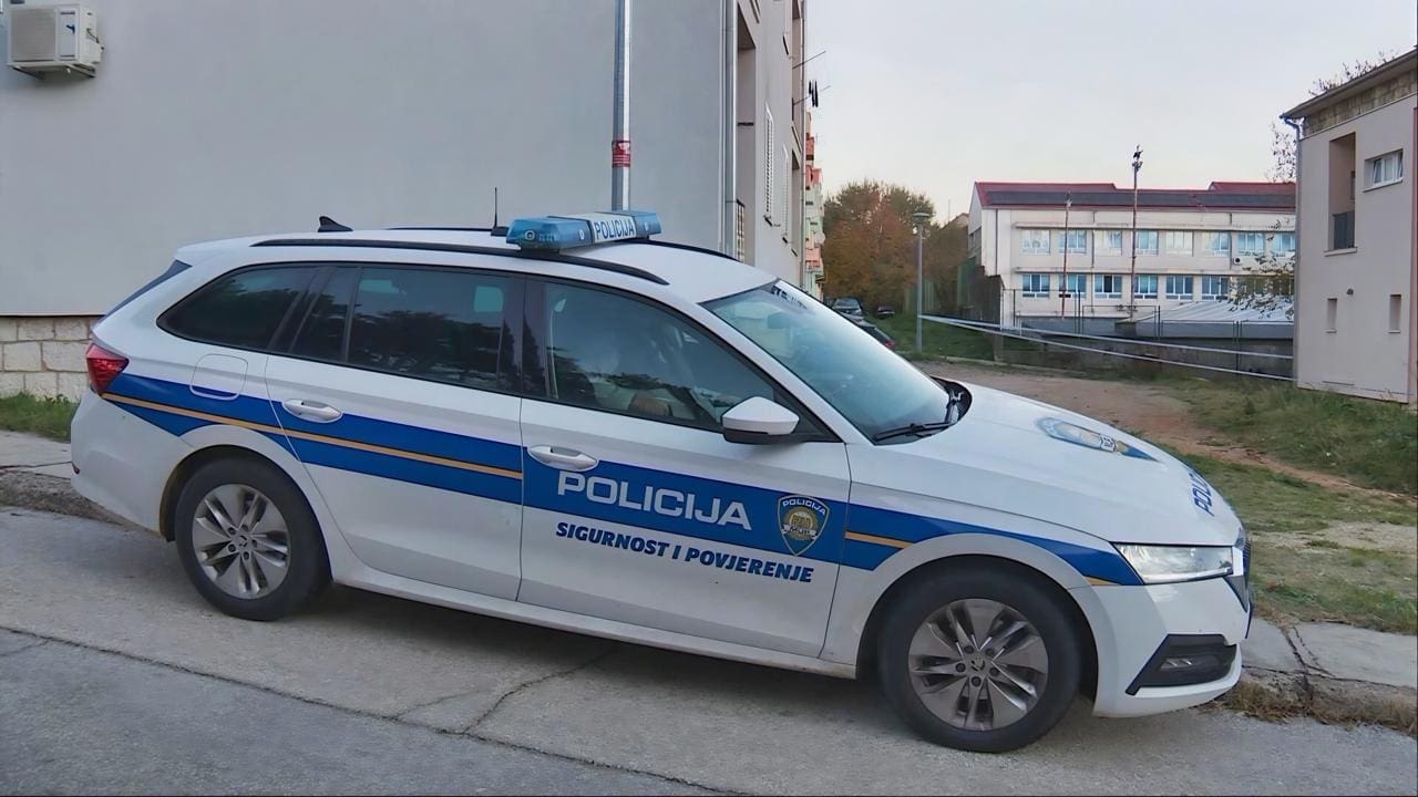 Policija objavila detalje eksplozije u Kninu: Jedan momak donio bombu, drugi je aktivirao