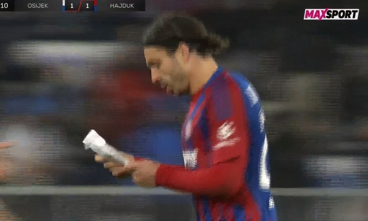 Jeste li vidjeli taj trenutak na utakmici? Krovinović je u rukama imao 'šalabahter'