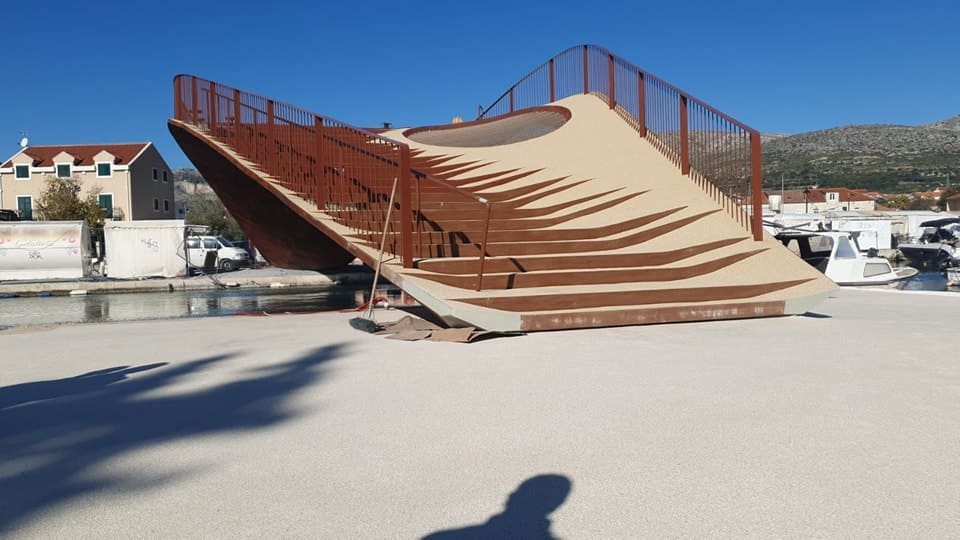 Uskoro se otvara novi pješački most u Trogiru! Izgleda impresivno, pogledajte