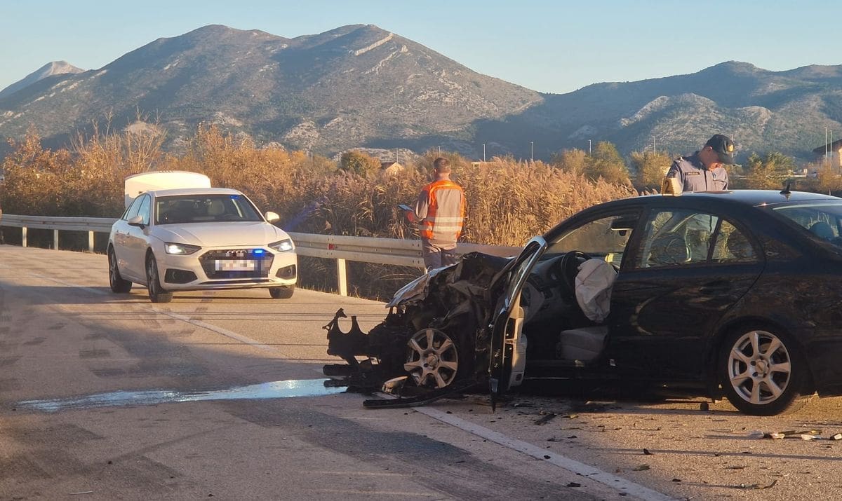 Prometna nesreća u Opuzenu, zatvorena prometnica