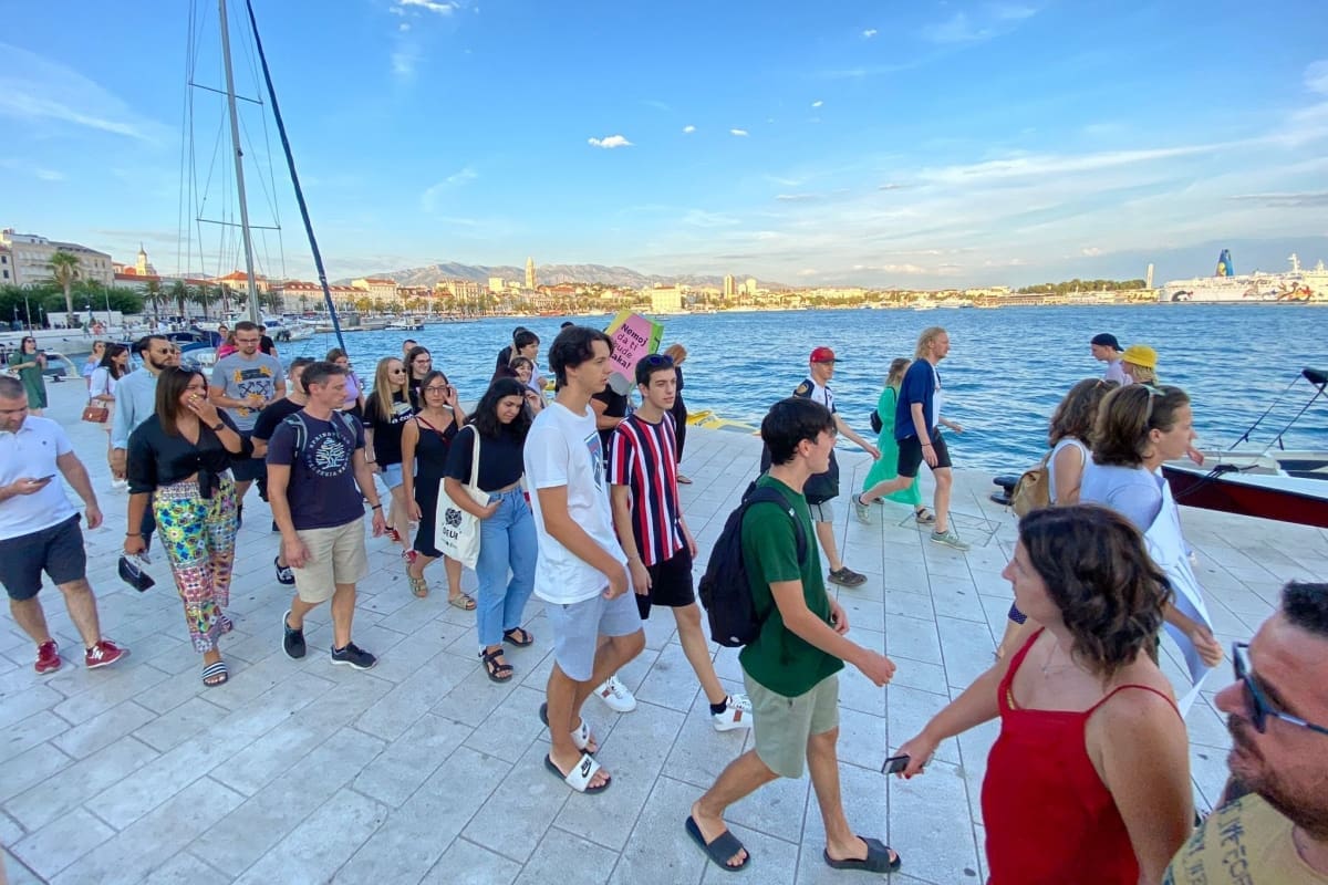 Čega se mladi boje, a čemu se nadaju? Predstavljanje nove studije u Zoni