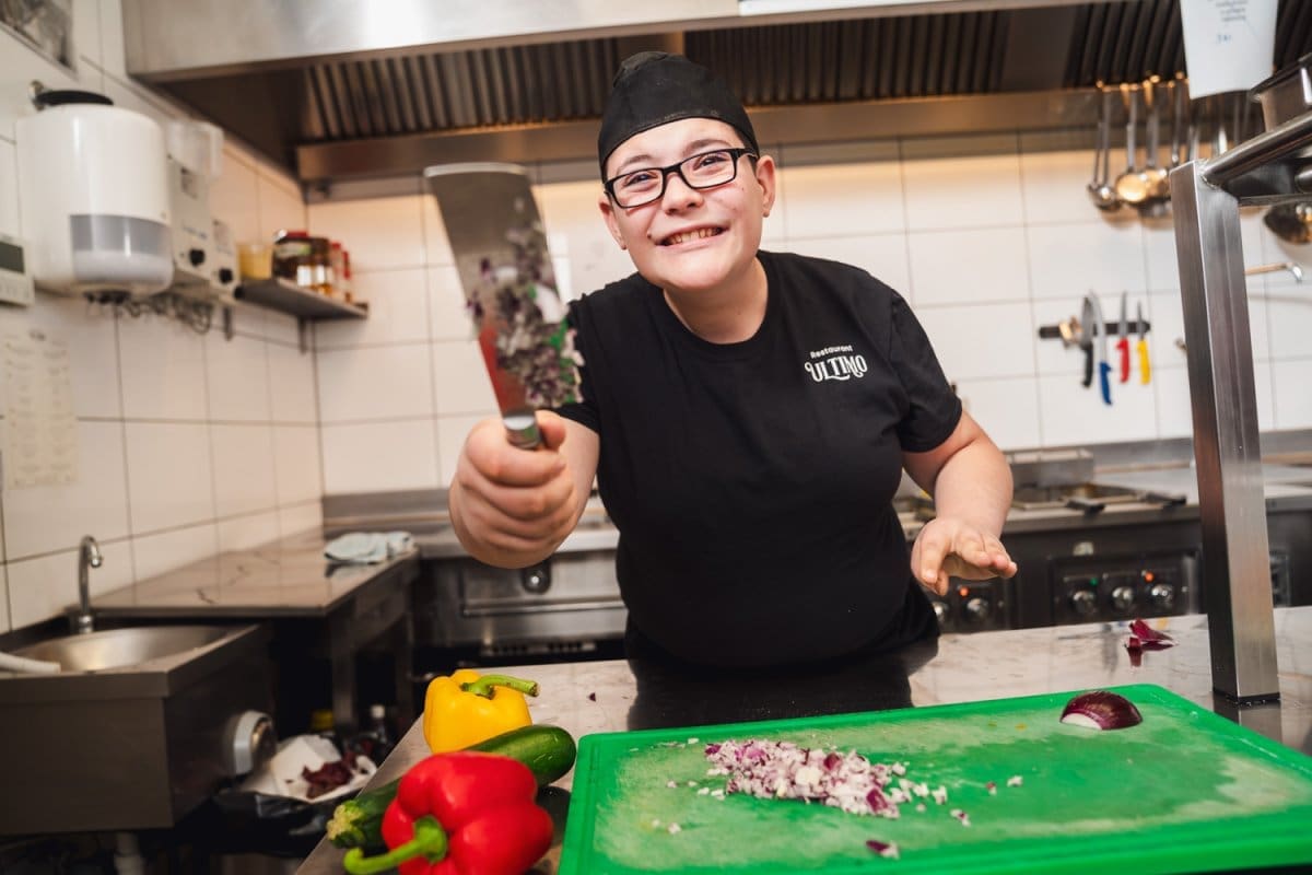 PONOS I DIKA OMIŠA Tek mu je 16 godina, a već osvaja Tik Tok: Mladi Stipe postiže zavidan uspjeh u kuhinji i na putu je da postane poznato ime u svijetu gastronomije