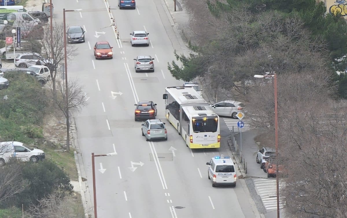 Prometna nesreća u Splitu. Prometov autobus naglo zakočio, jedna osoba ozlijeđena: "Naši vozači svakodnevno ulažu maksimalne napore..."