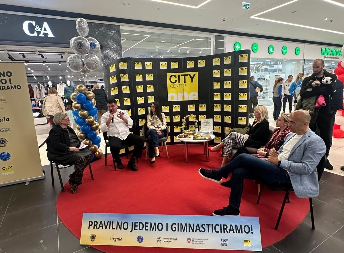 U sklopu događaja 'Pravilno jedemo i gimnasticiramo' roditelji i djeca učili o važnosti sporta i uravnotežene prehrane