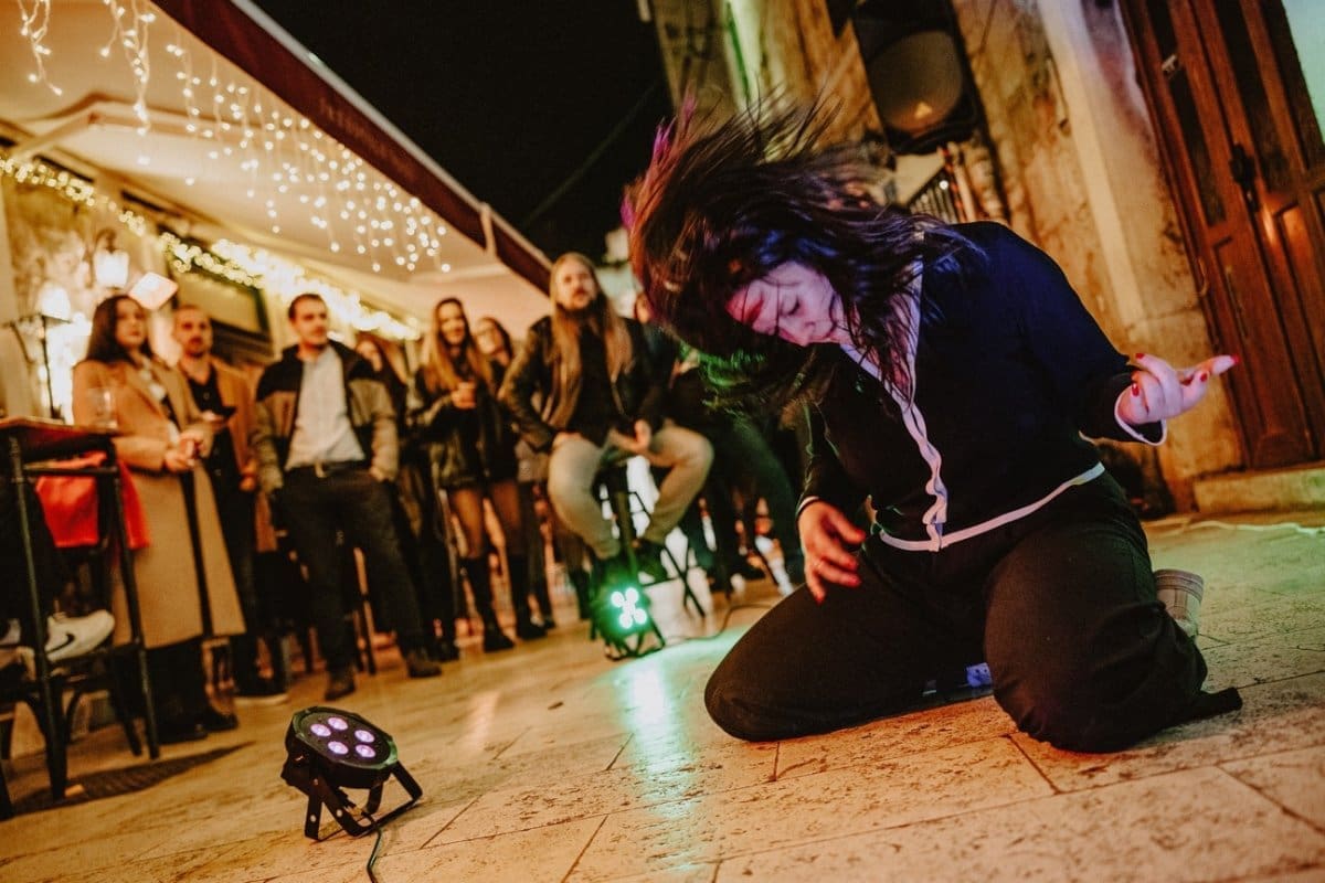 ADVENT NA OBROVU: Od natjecanja u sviranju nevidljive gitare do dobrotvornog nastupa T.B.F.-a