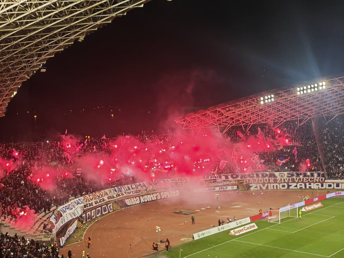 GRUNILO JE Ogromna bakljada na Poljudu