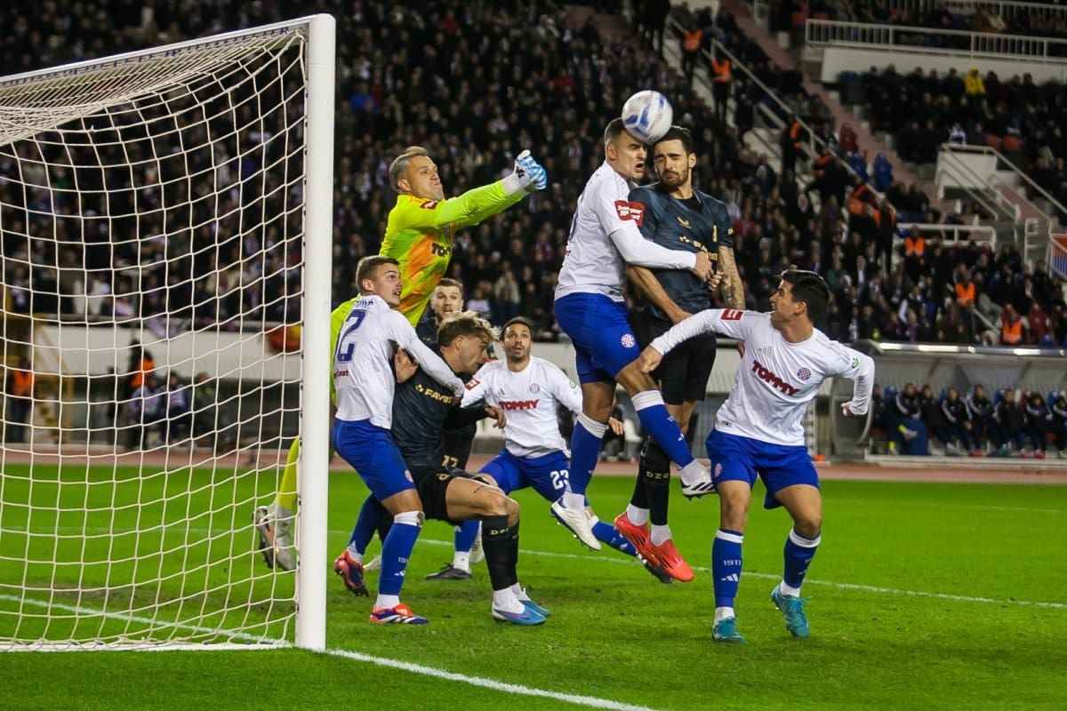 HAJDUK-DINAMO 1:0 Bijeli slave na ispunjenom Poljudu u najvećem hrvatskom derbiju