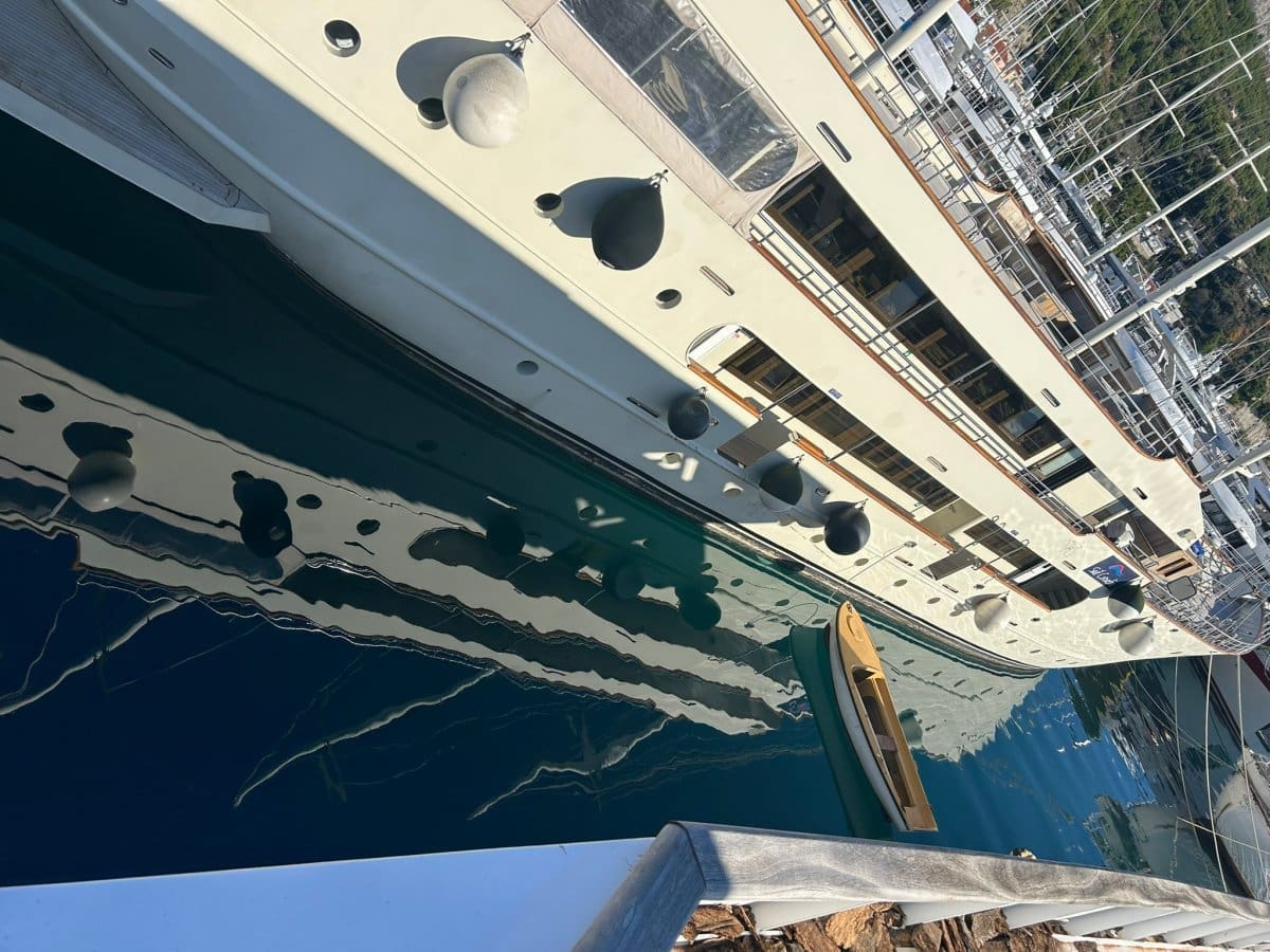 krilo jahta pacific 10