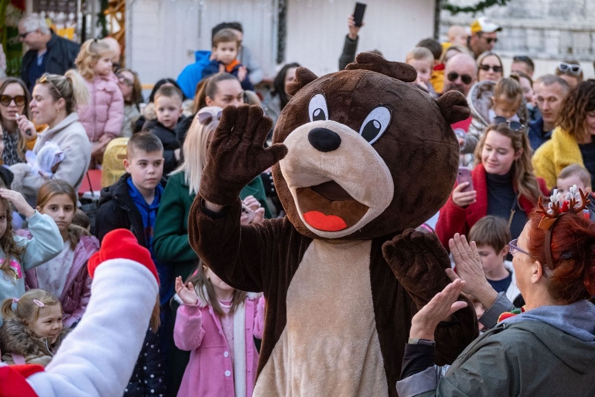Makarska ugostila Festival maskota – hit ovogodišnjeg Adventa